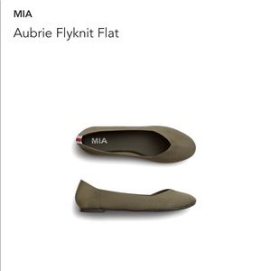 Mia Aubrie flat - Olive
